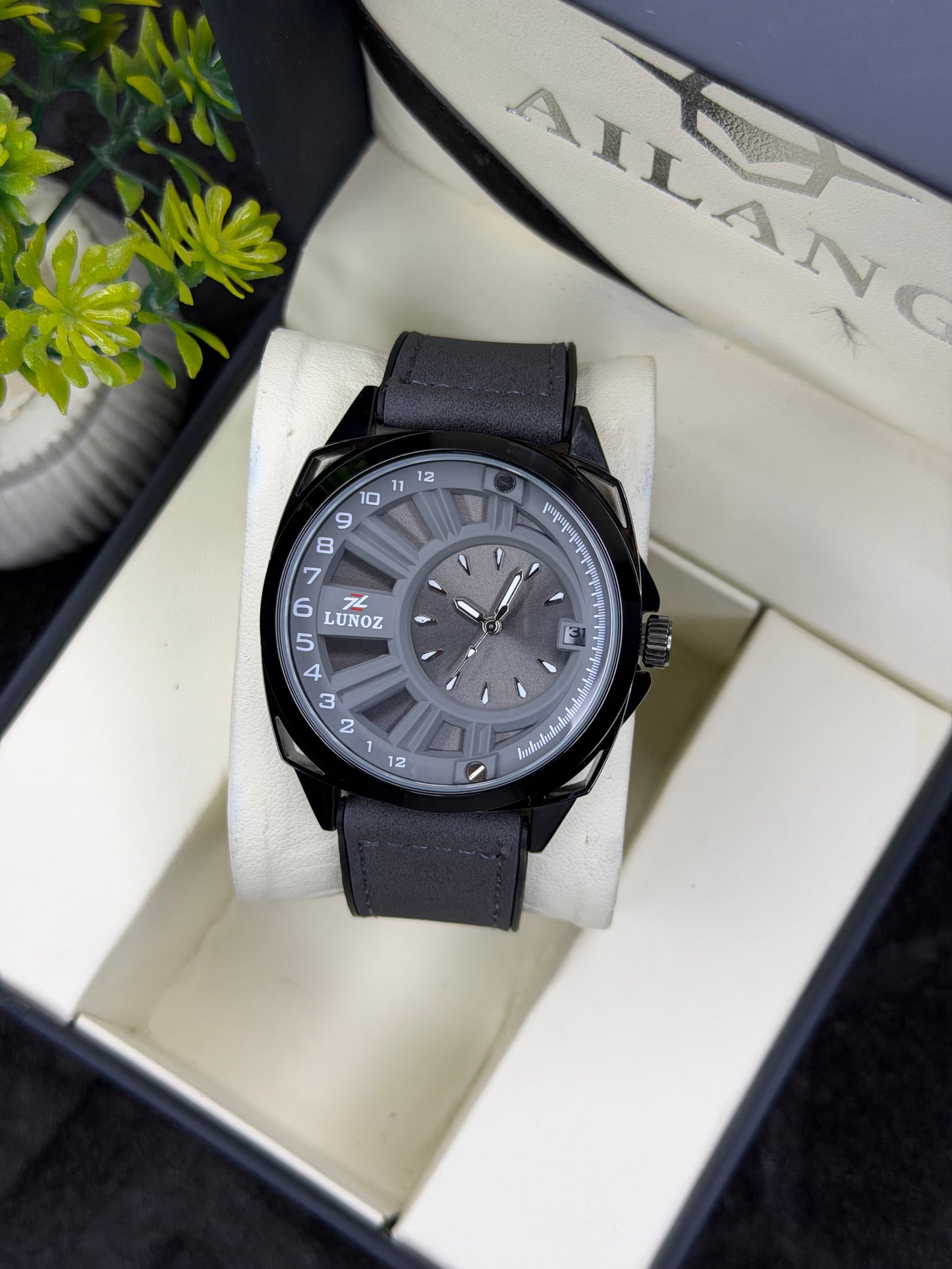 Lunoz Men’s Premium Watch