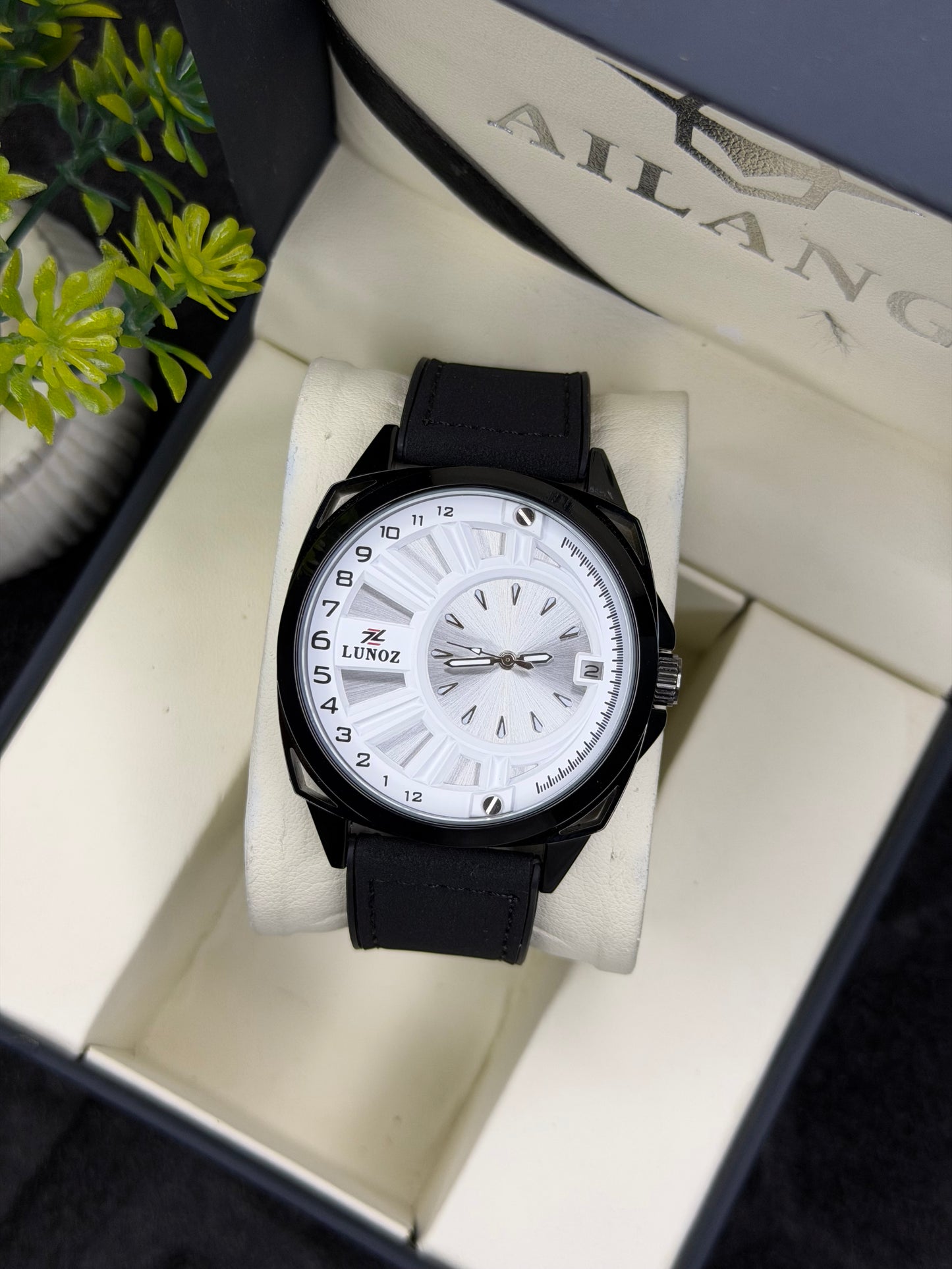 Lunoz Men’s Premium Watch