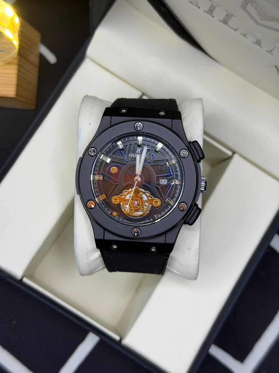 HB Semi Auto Pendulum Swing Men,s Watch